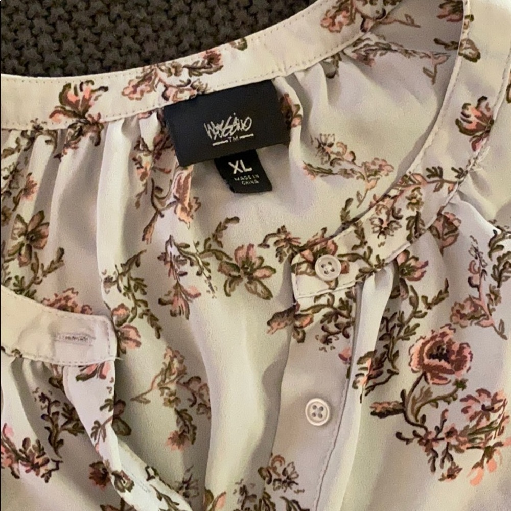 Mossimo top - Picture 3 of 3